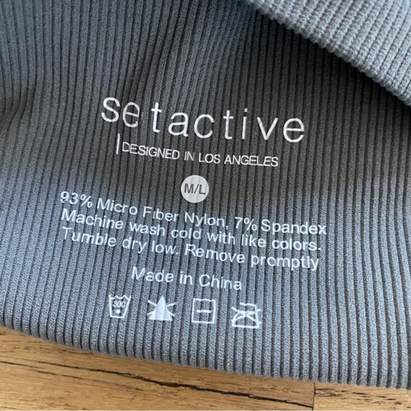 Set Active Sports Bra and Leggings Set in Grey - Picture 3 of 5